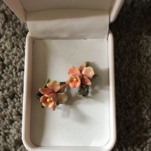 Vintage  porcelain clip on’s Earrings